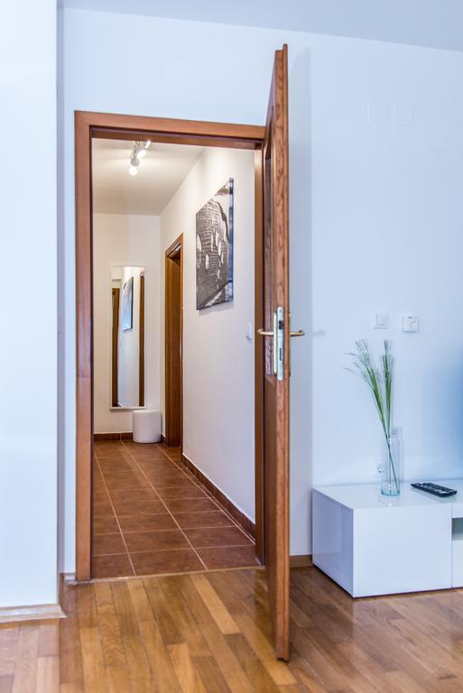 Apartment Roko Osijek Exteriör bild
