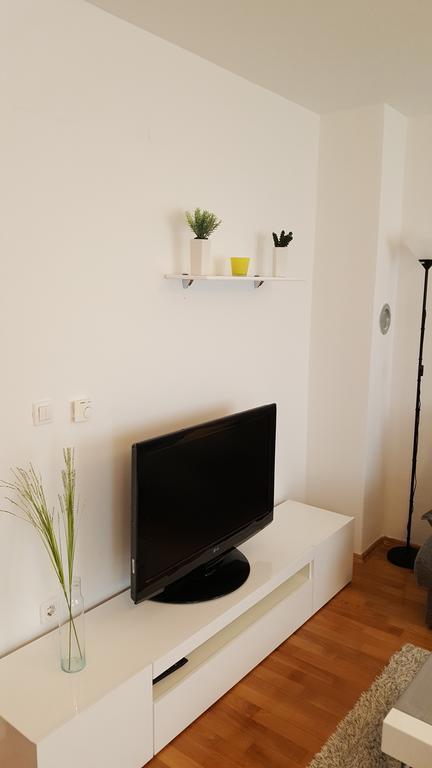 Apartment Roko Osijek Exteriör bild